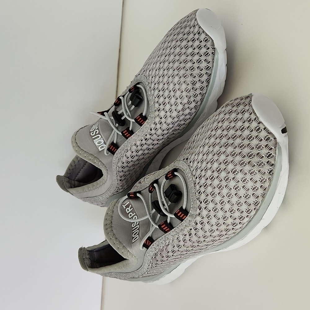 Doussprt Woman's Water Sports Quick Drying Sports Aqua Shoes. Brand New size 9